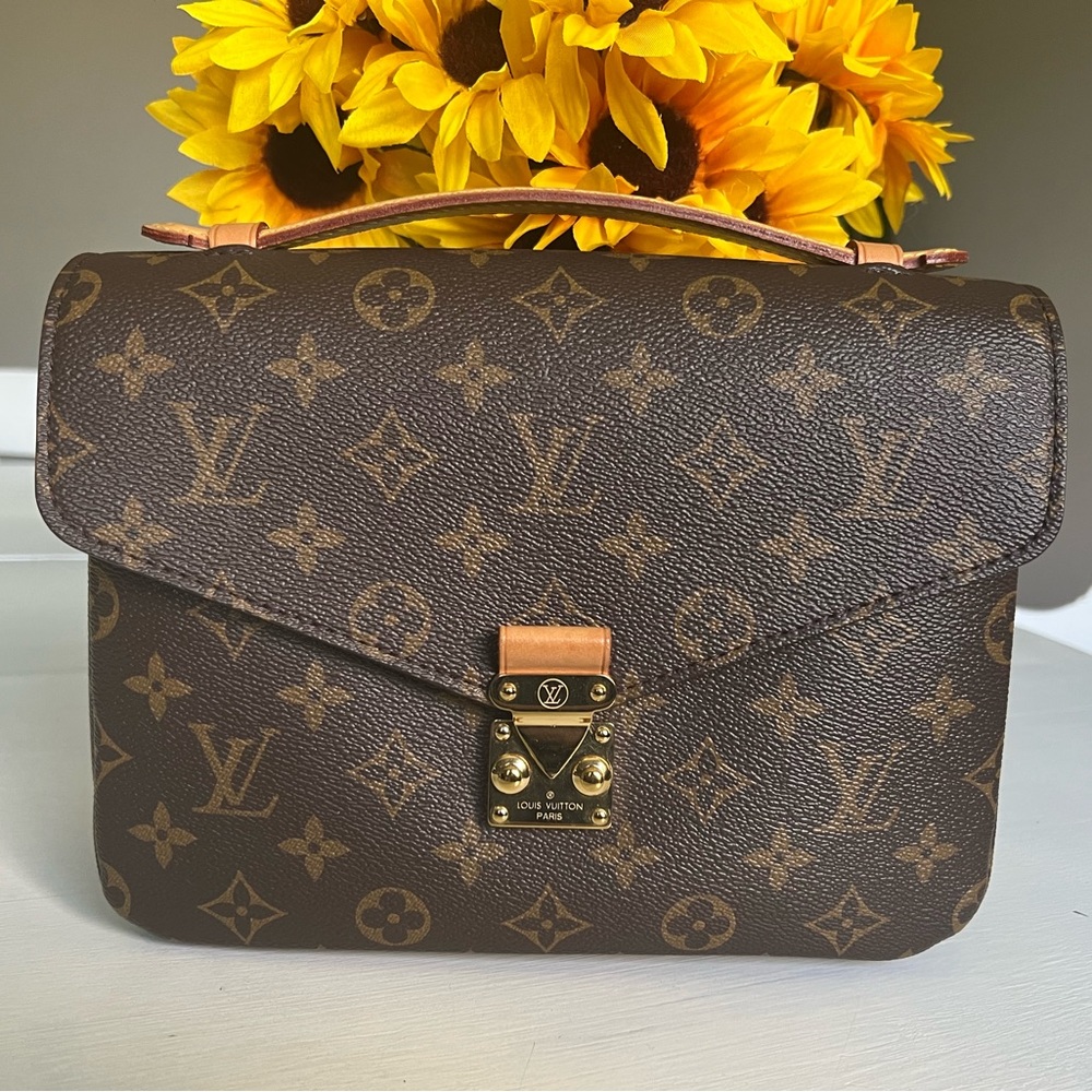 Authentic Louis Vuitton Pochette Métis